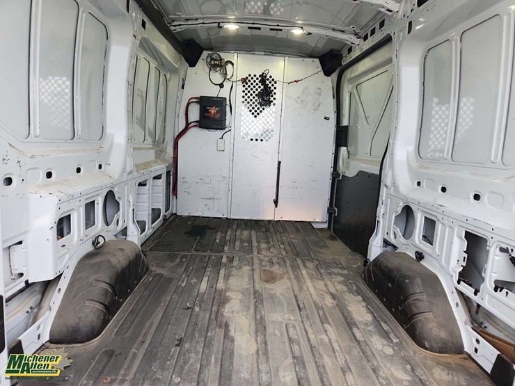 2017-ford-transit-image-33