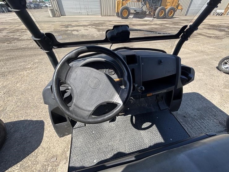 2020-club-car-carryall-1700-image-12