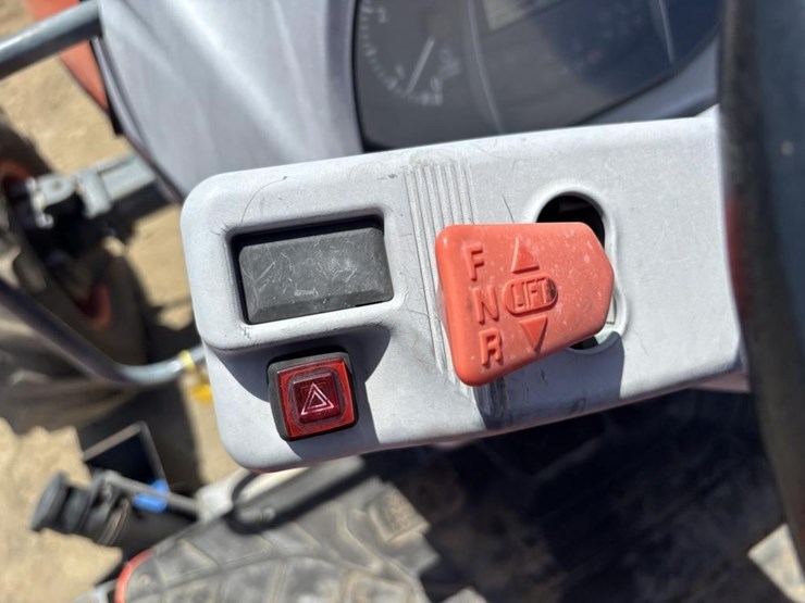 2018-kubota-m5-111d-image-23