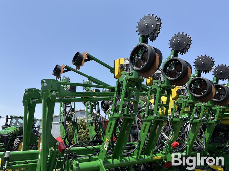 2024-john-deere-1795-image-9