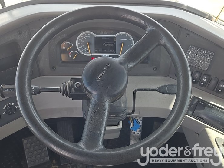 2022-volvo-a25g-image-57