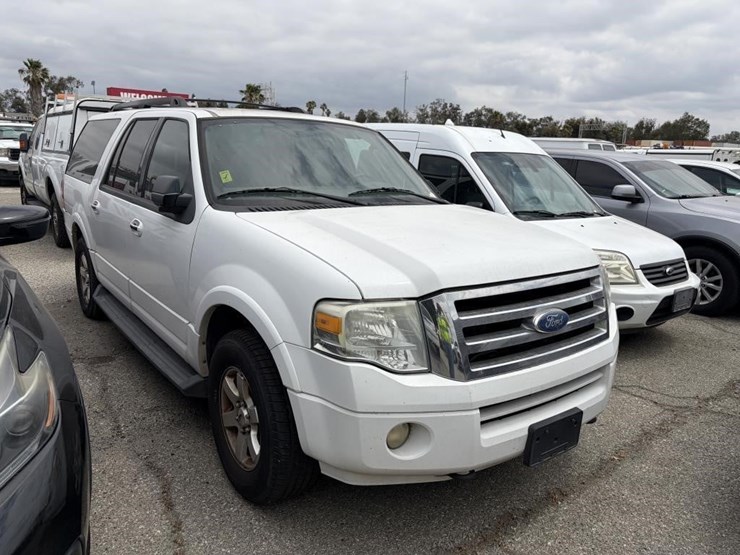 2009-ford-expedition-el-xlt-image-2