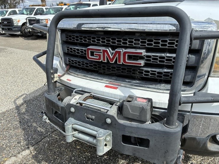 2012-gmc-2500hd-image-11