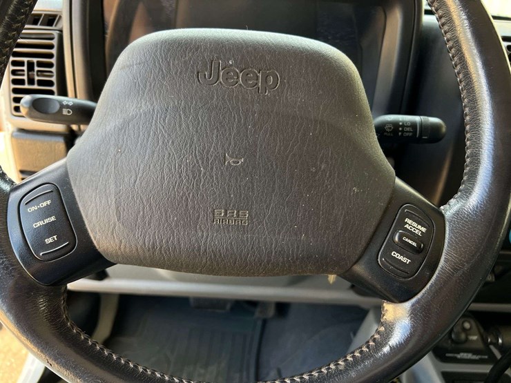 1999-jeep-wrangler-image-28