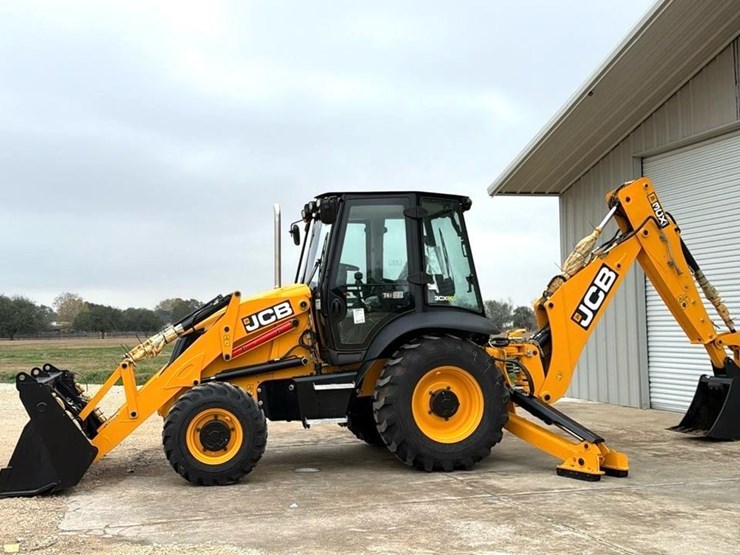 2024-jcb-3cx-image-1