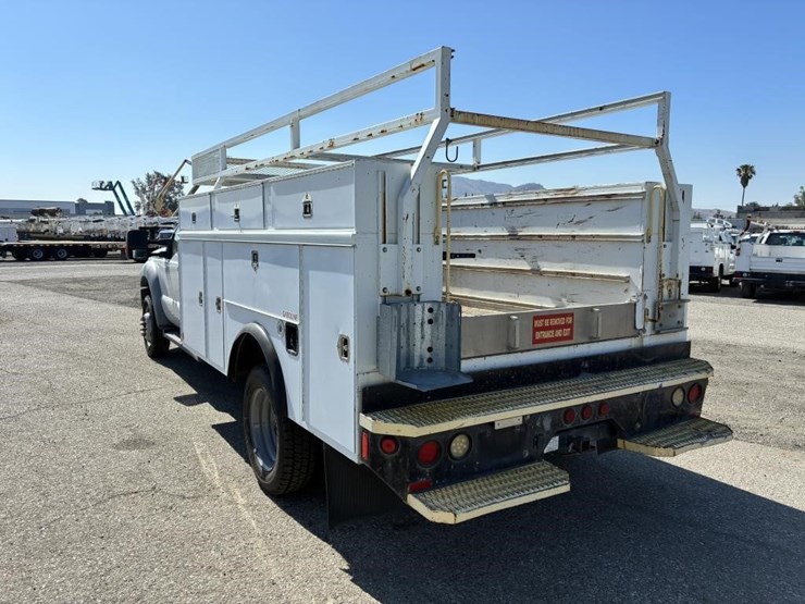 2011-ford-f550-image-4