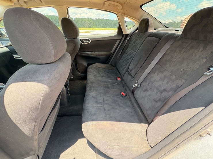 2013-nissan-sentra-4-door-sedan-(163,899-miles)-image-17
