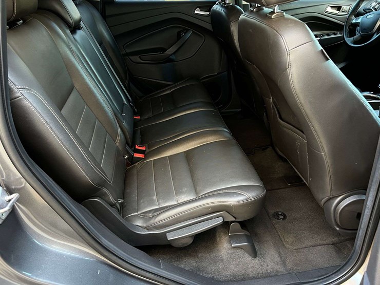 2014-ford-escape-titanium-image-34