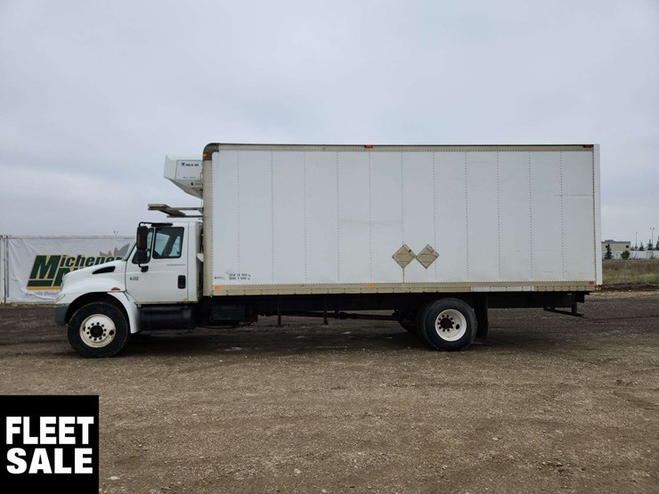 2004-international-durastar-4300-image-6