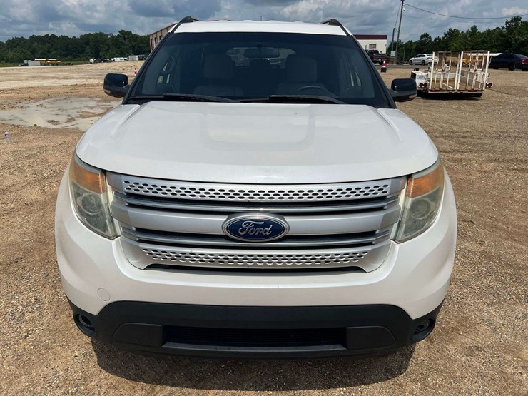 2012-ford-explorer-image-5
