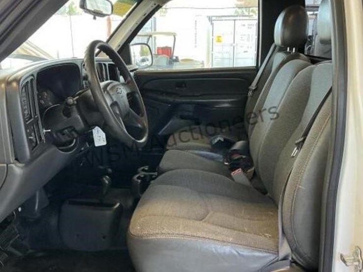 2005-chevrolet-silverado-1500-image-21