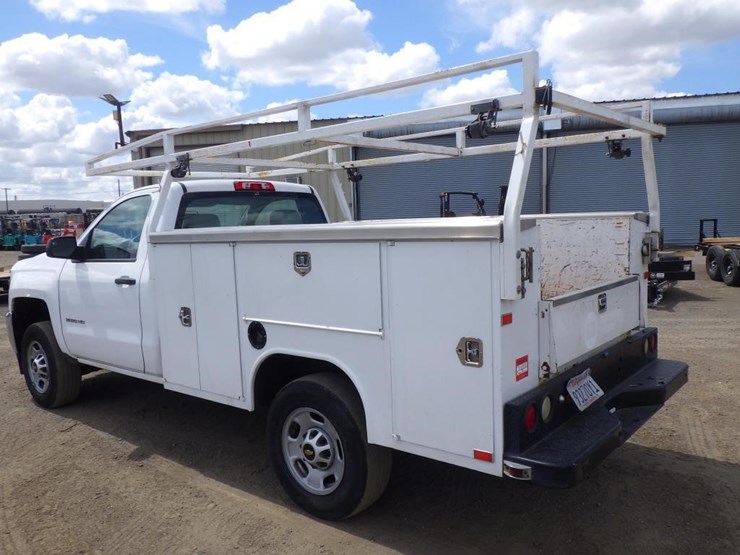2016-chevrolet-2500-image-4