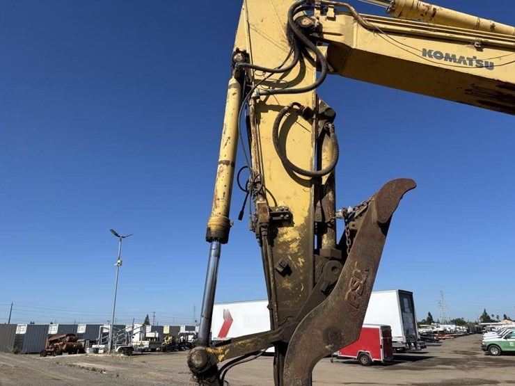 komatsu-pc200-l-image-17