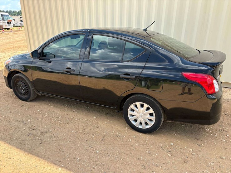 2019-nissan-versa-sedan-s-plus-(121,518-miles)-image-2