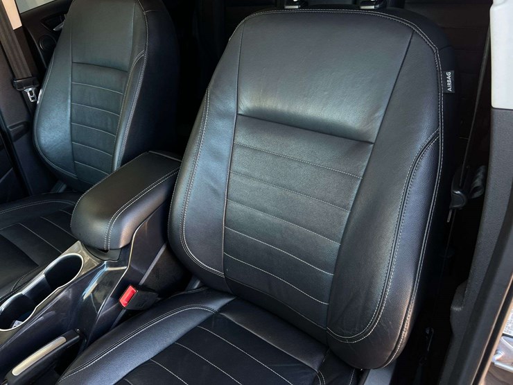 2014-ford-escape-titanium-image-29