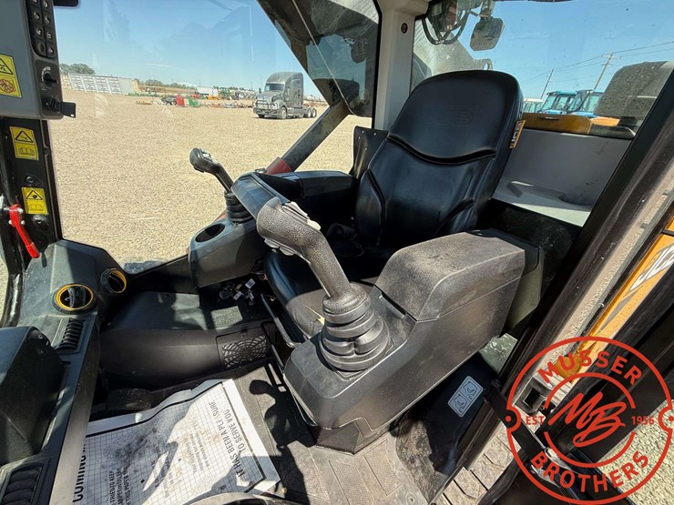 2024-jcb-270-image-18