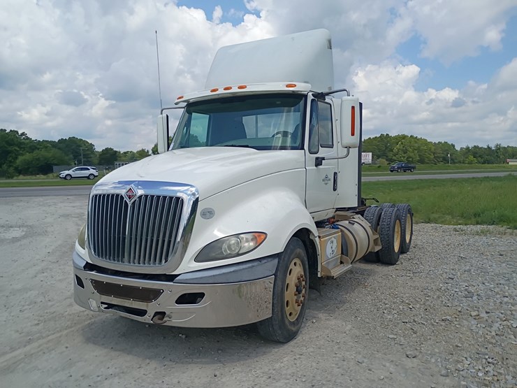 2016-international-prostar-image-1