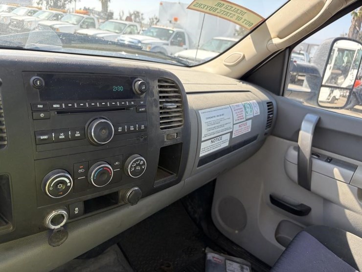 2012-gmc-2500hd-image-16