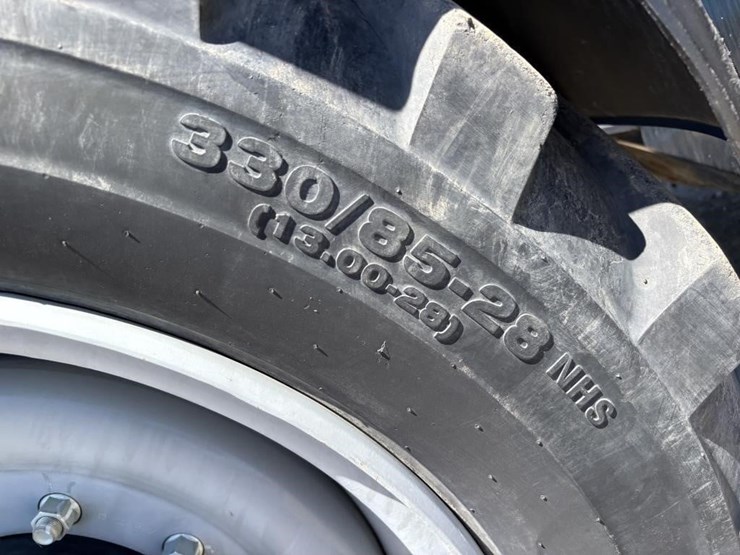 2019-genie-gth844-image-21