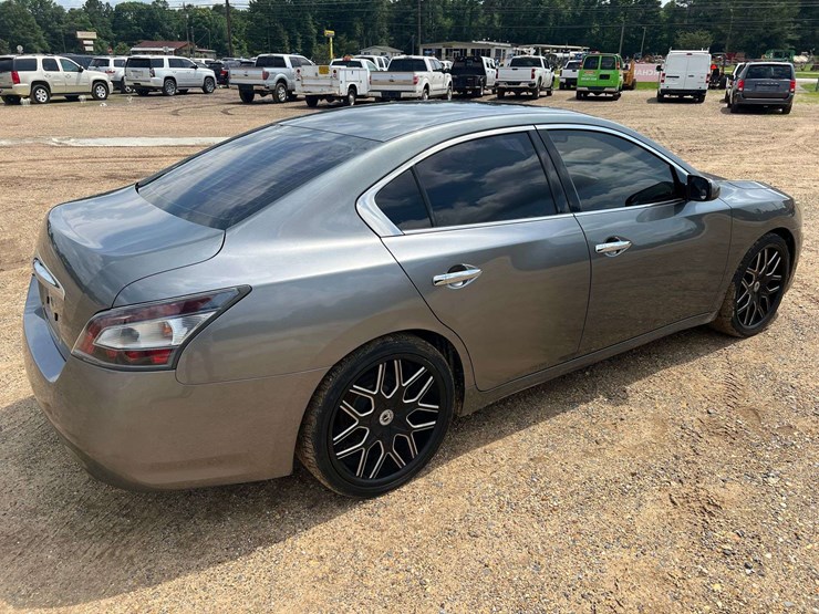 2014-nissan-maxima-4-door-sedan-(167,842-miles)-image-3