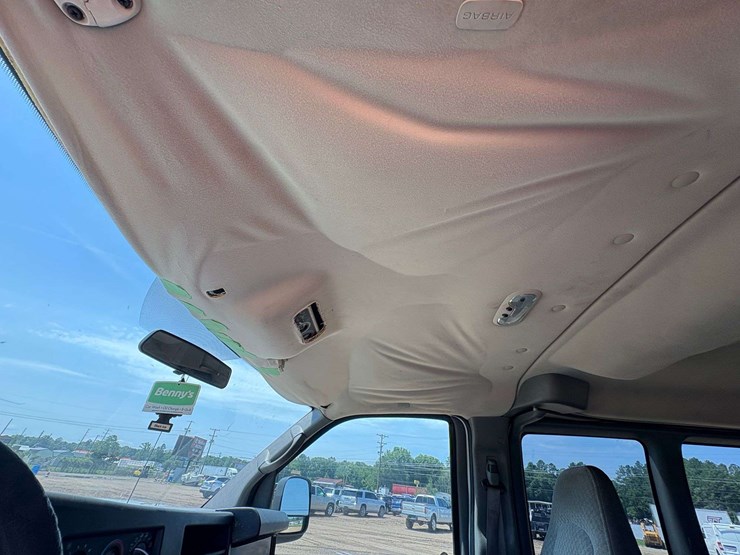 2009-chevrolet-express-3500-image-15