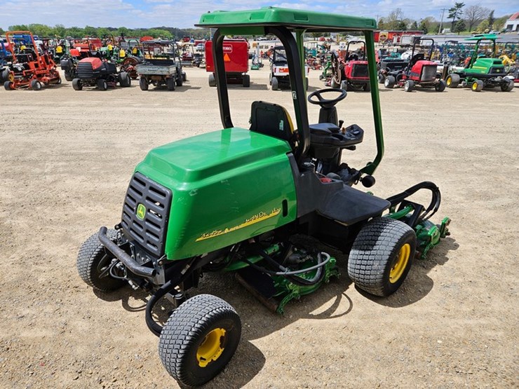 john-deere-3245c-image-5