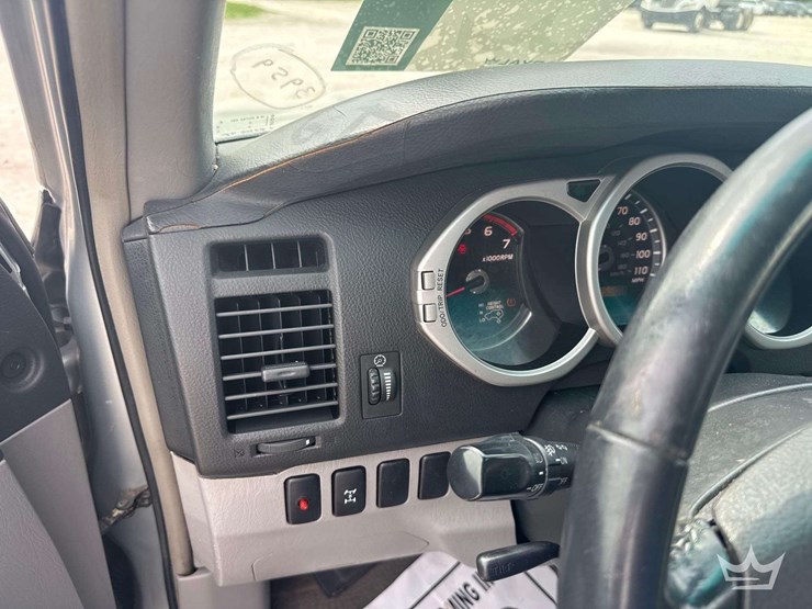 2005-toyota-4-runner-image-12