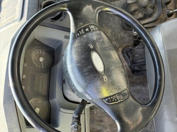 2015-ford-f750-image-16