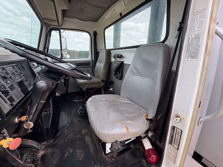 1997-international-4900-image-17