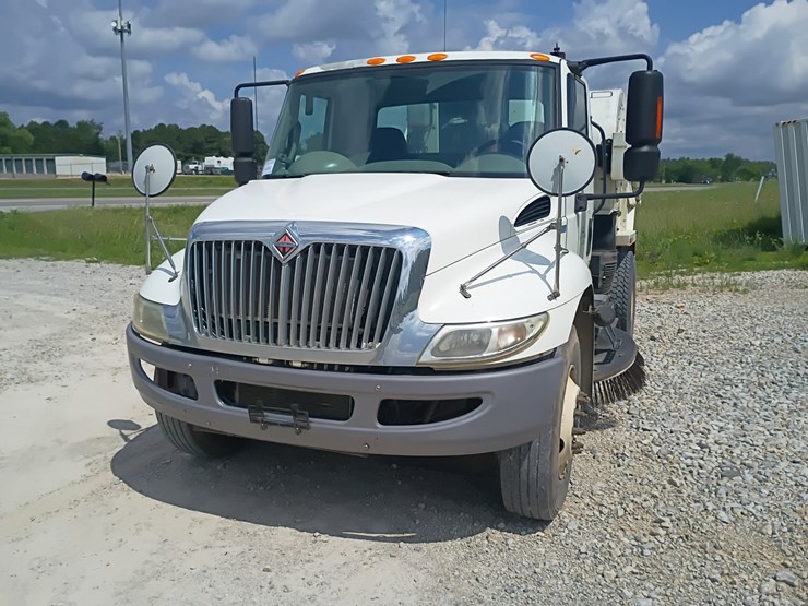 2015-international-durastar-4300-image-17