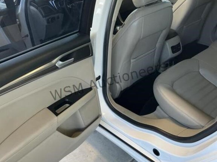 2018-ford-fusion-energi-sdn-image-23
