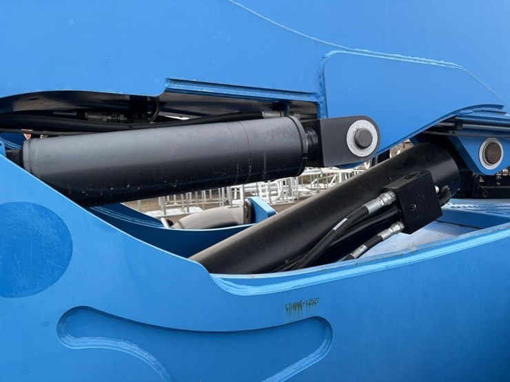 2019-genie-gth844-image-41