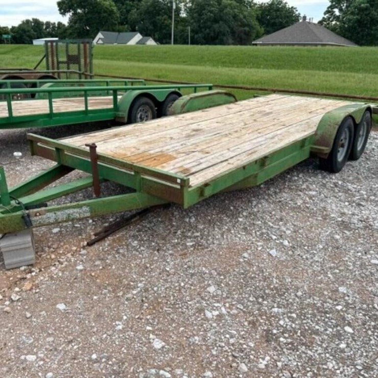 18' WOOD EQUIPMENT TRAILER