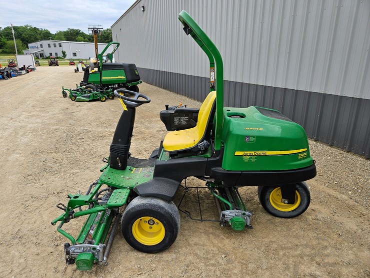 john-deere-2500e-image-2