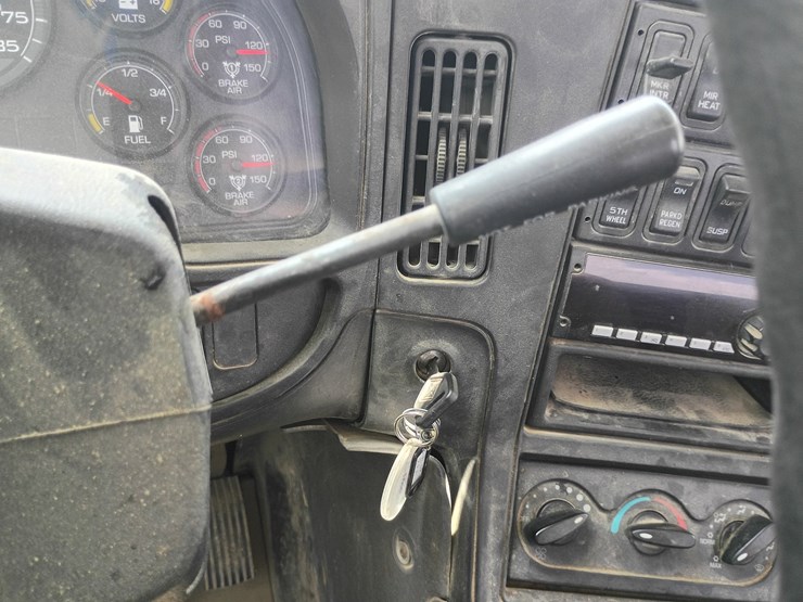 2016-international-prostar-image-59