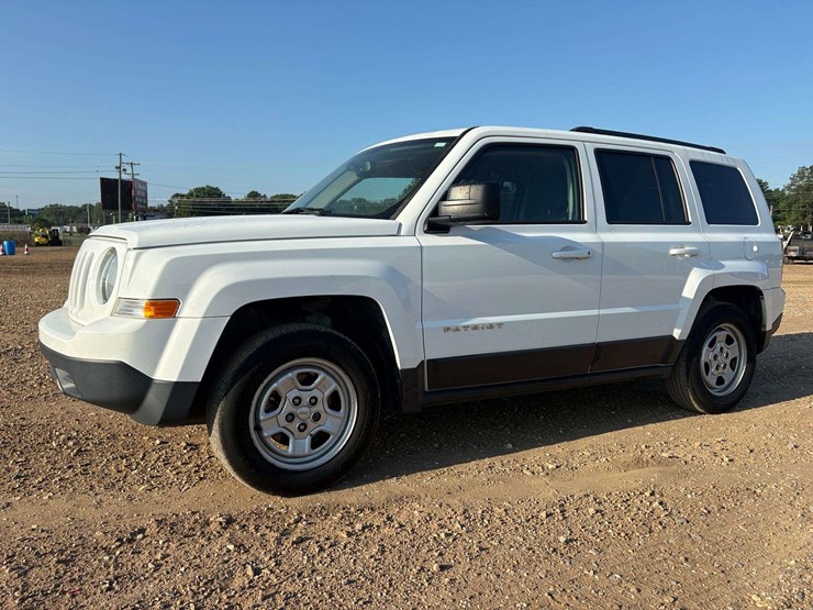 2016-jeep-patriot-sport-image-1