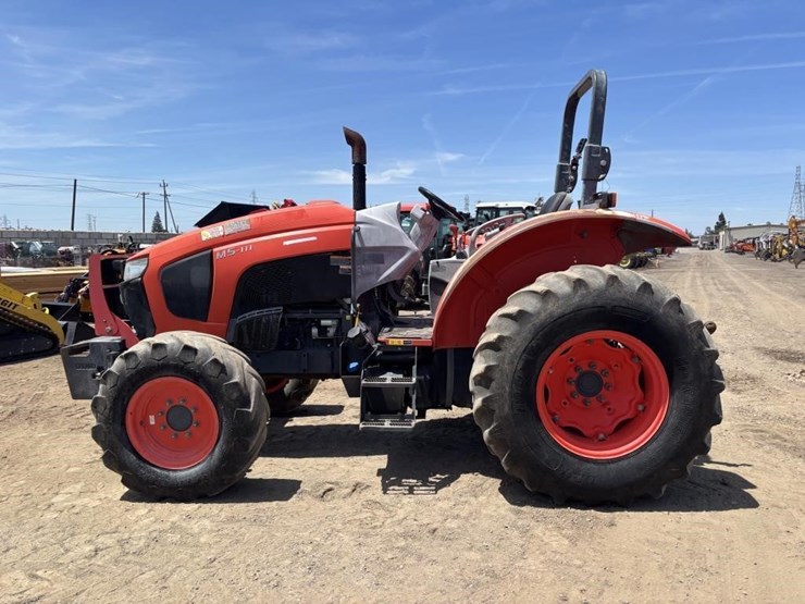 2018-kubota-m5-111d-image-5