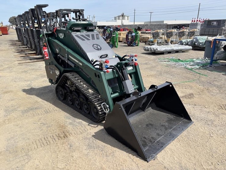 2026-kubota-d1703-image-2