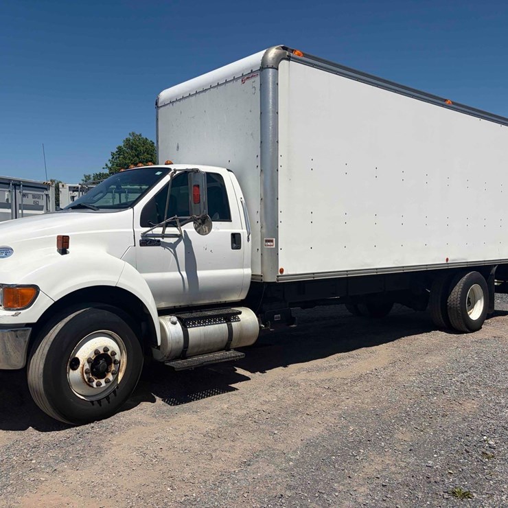 2015 FORD F750