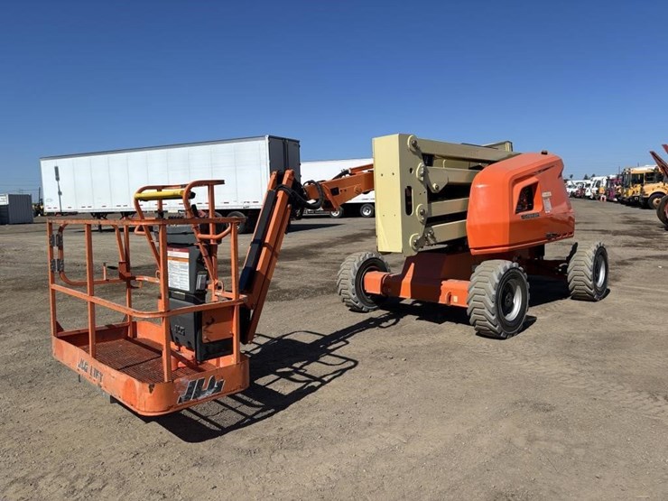2019-jlg-450aj-image-1