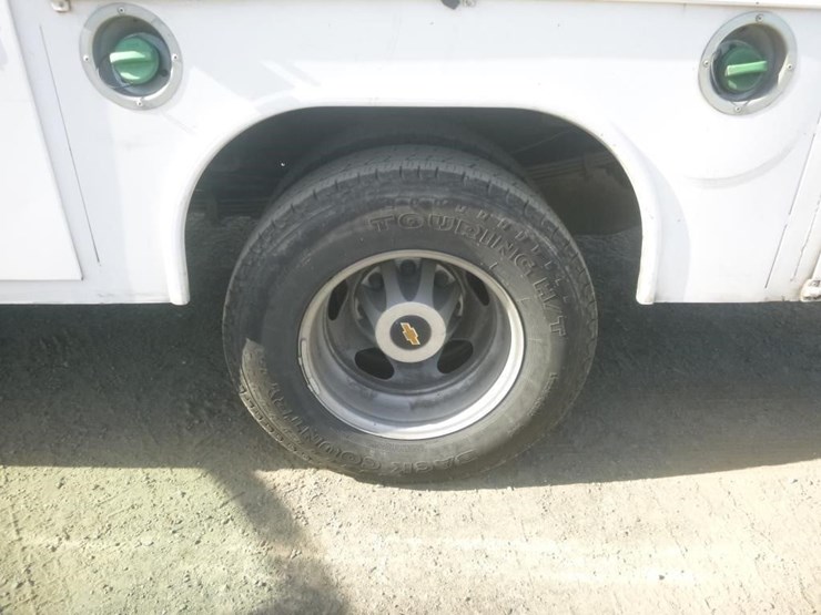 2018-chevrolet-3500-image-19