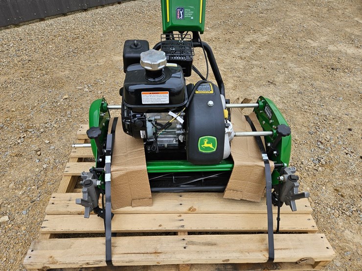 2026-john-deere-260sl-image-9