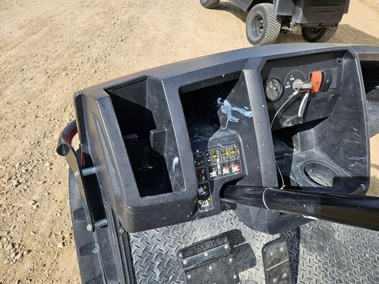 #5085-•-cushman-turf-truck-image-22