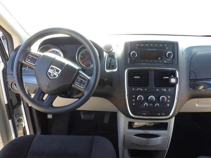 2017-dodge-grand-caravan-image-10