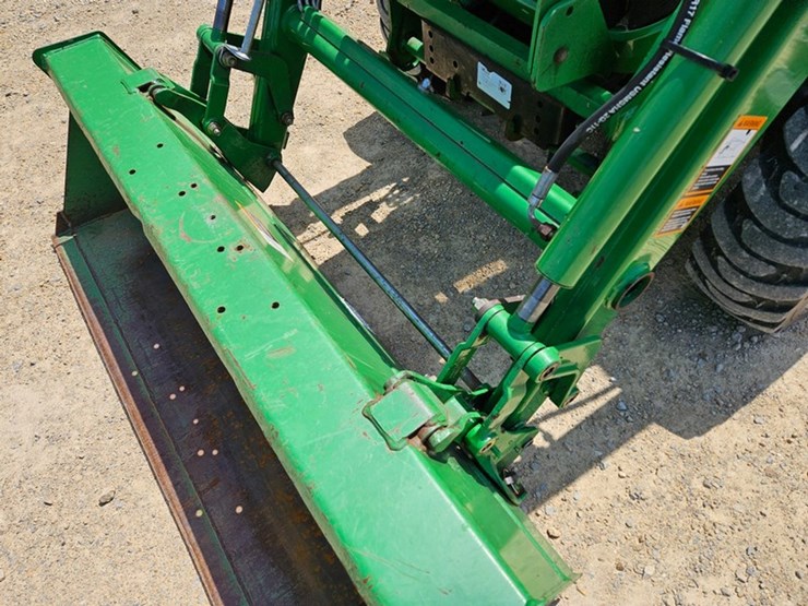 john-deere-3520-image-10