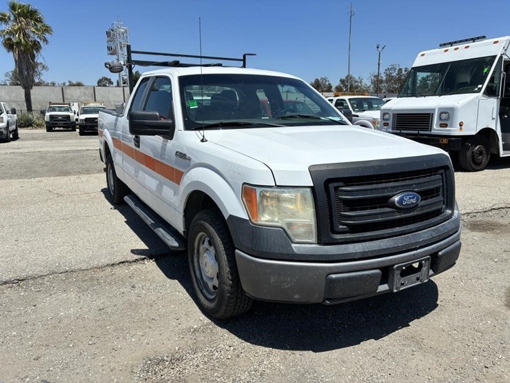 2013-ford-f150-xl-image-2