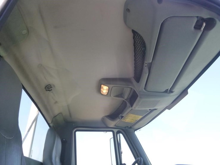 2006-international-durastar-4300-image-22