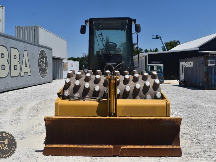 2012-caterpillar-cp56-image-8