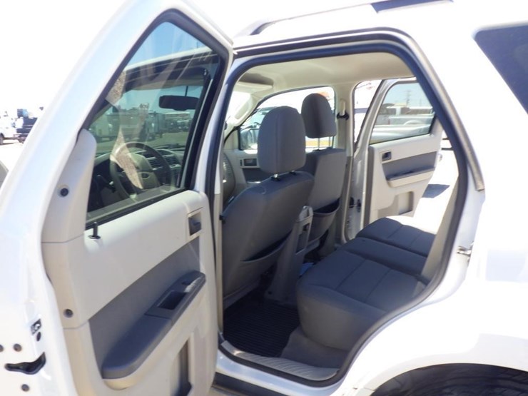 2009-ford-escape-image-7