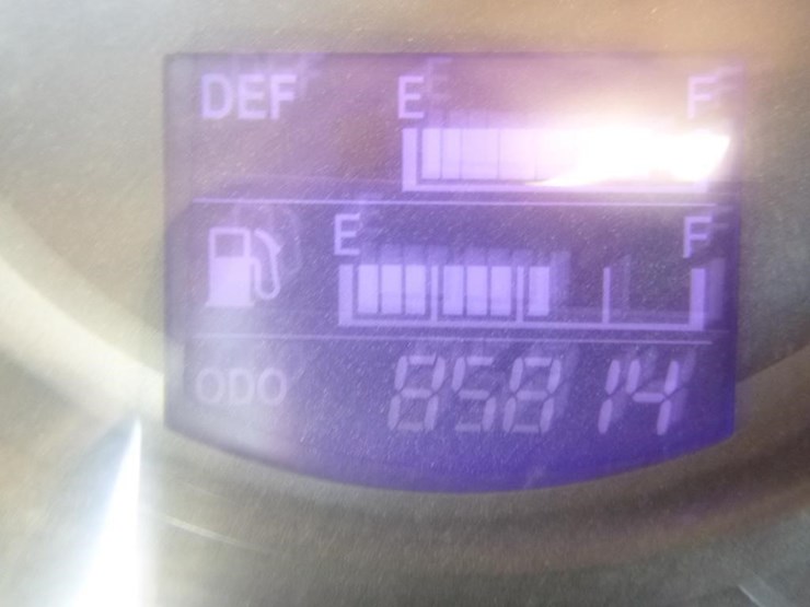 2015-hino-268-image-35